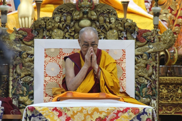 The Dalai Lama greets devotees at the teaching. Nov. 3, 2019. Phayul photo- Kunsang Gashon