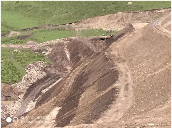 Mining waste abandoned at random at the Drongkhog mountain range [Photo- Chinese Ministry of Ecology and Environment]