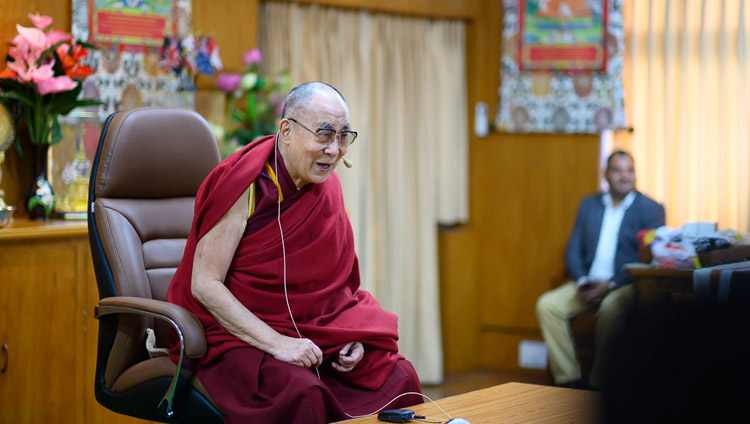 His Holiness answering questions from the delegation of YPO/Photo OHHDL