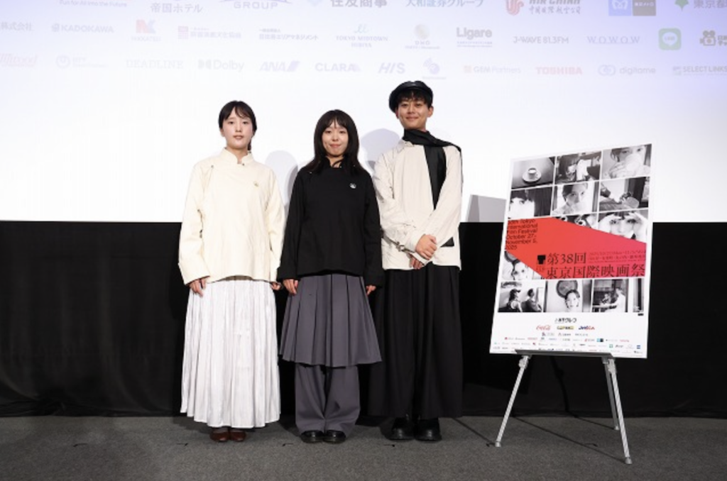 (From left to right) Kangdrun with cast members Tsering Yangkyi and Ze Ren Dun Zhu during a Q&A session at the 38th Tokyo International Film Festival (Photo/TIFF)