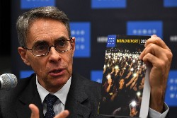 HRW Executive Director Kenneth Roth during a press conference in New York to release the 2020 report on Tuesday (photo- AFP)