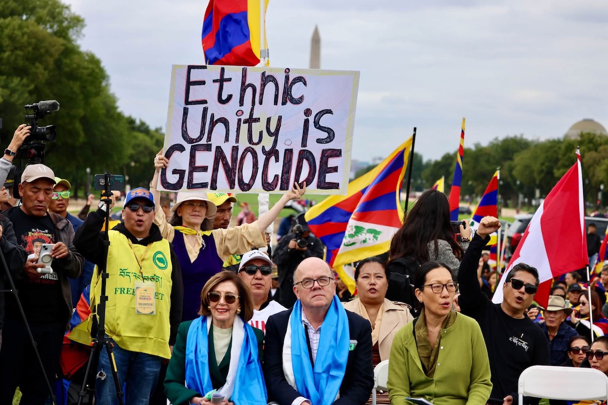 Thousands of Tibetans and supporters rally on Capitol Hill to protest Xi’s state visit 
