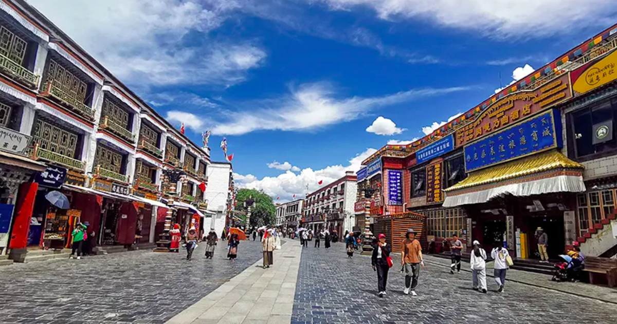 China bars Tibetan government employees from religious rites and family funerals