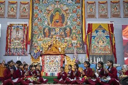 The Dalai Lama seen overseeing the teachings at Kalachakra ground in Bodhgaya on 2 Jan (OHHDL)